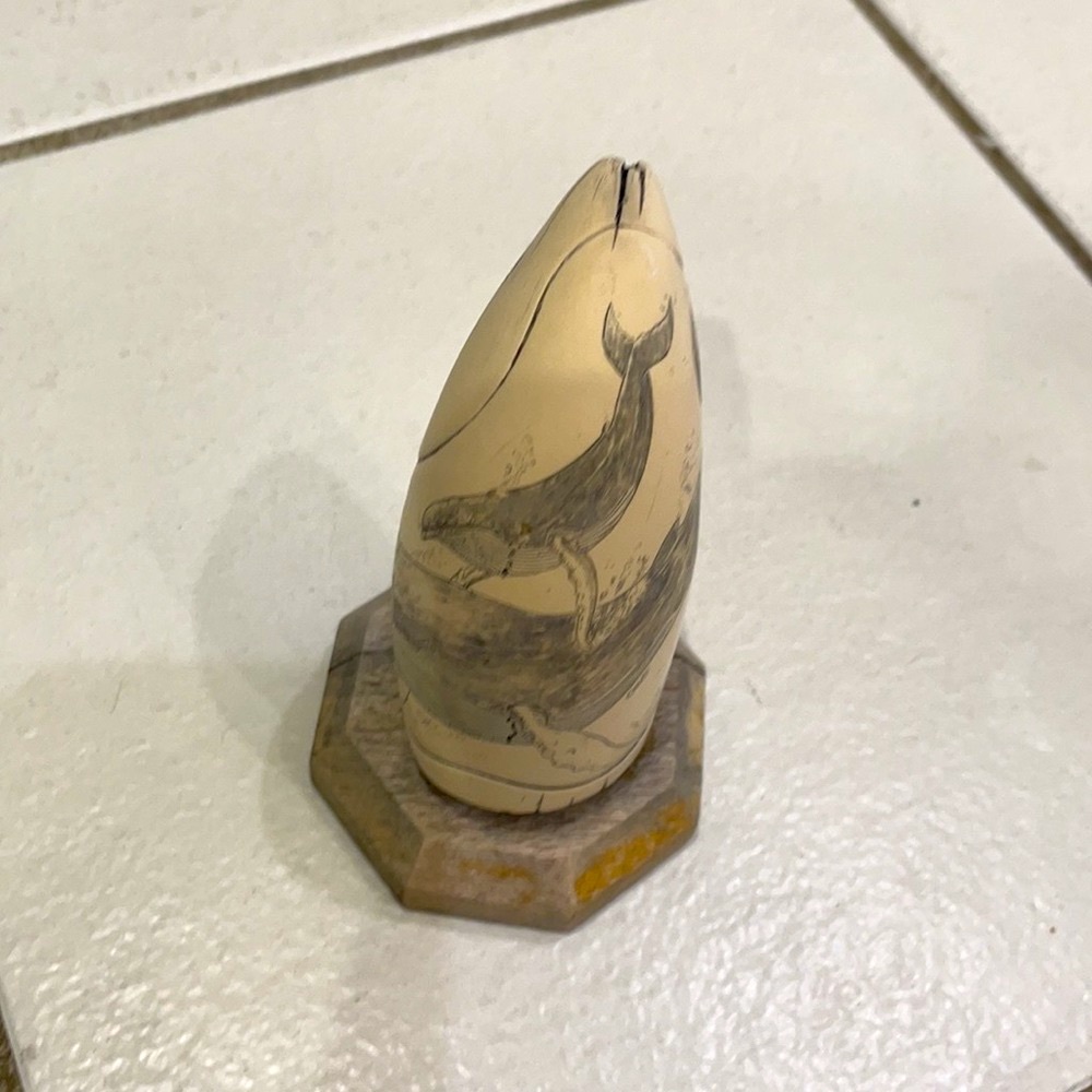 Fine sculpture of Sperm Whale Tooth